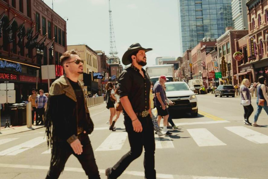 Fernando e Sorocaba lançam documentário sobre show no Grand Ole Fernando e Sorocaba lançam documentário sobre show no Grand Ole